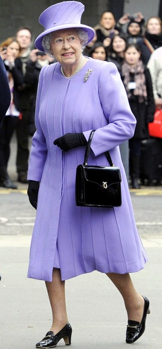 En los zapatos de la reina Isabel